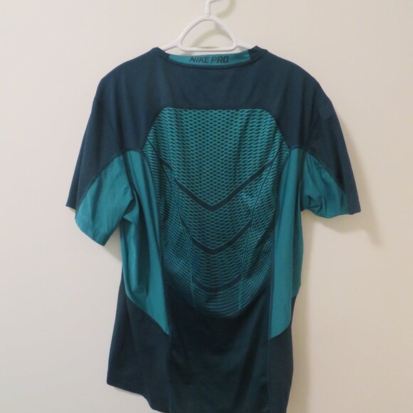 NIKE Pro Hypercool Short Sleeve Workout Shirt.  Size XL. - Picture 3 of 3